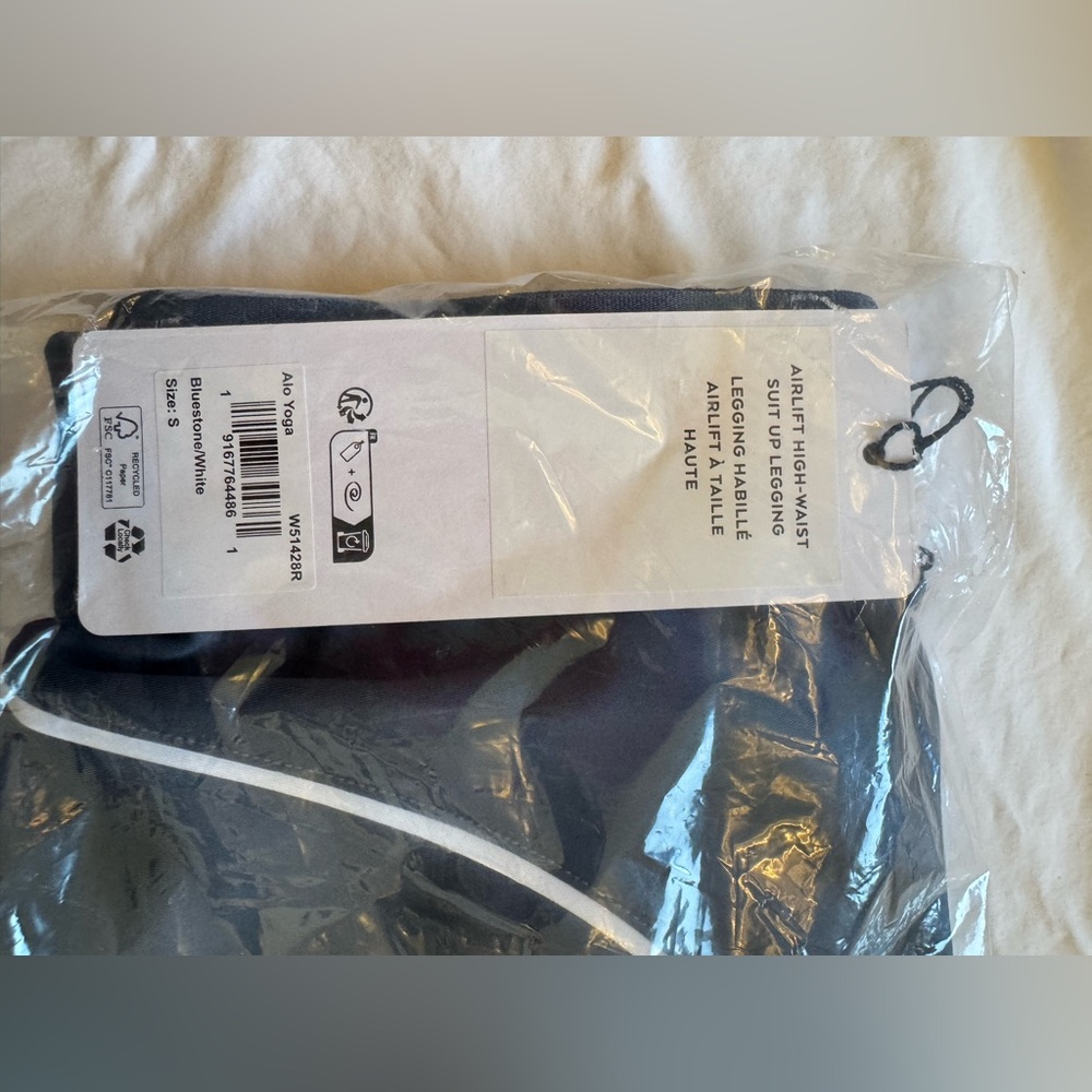 NWT! ALO AIRLIFT HIGH WAIST SUIT UP LEGGINGS - Picture 4 of 14